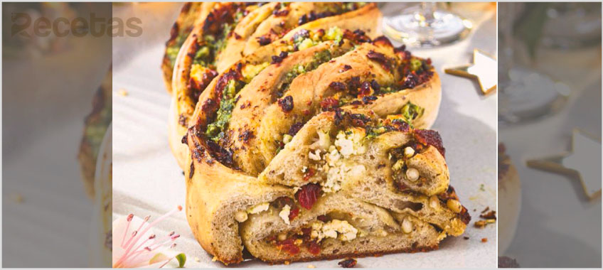 Pan de pesto y tomates secos